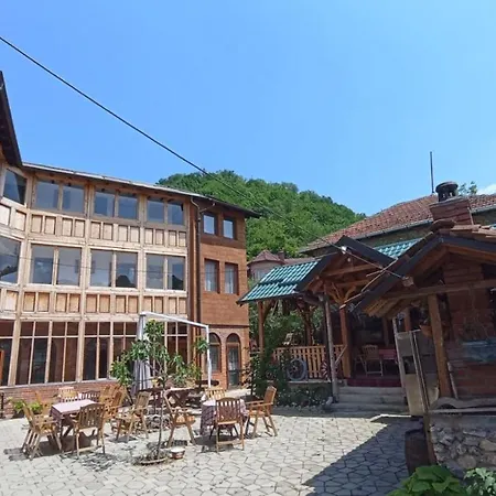 Etno Kuca Petrovic 호텔